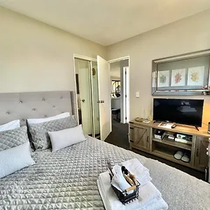 Golden Pearl Bed & Breakfast