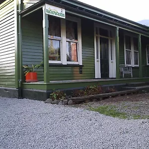 Avon Backpackers Hostel
