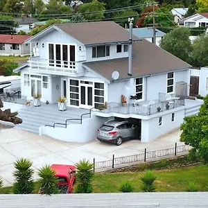 https://top-of-the-town.wellingtonnzhotels.com
